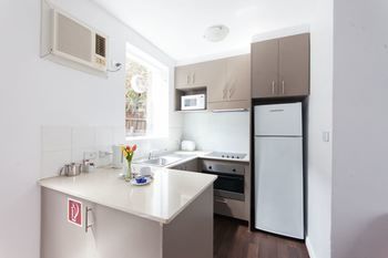 Easystay Apartments Raglan Street - Accommodation Main Beach 10