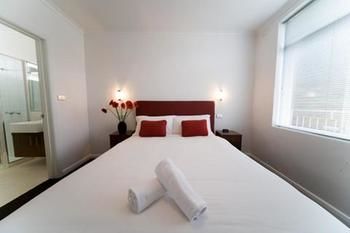 Easystay Apartments Raglan Street - Accommodation Main Beach 17