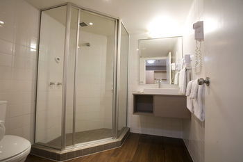 Ibis Melbourne Hotel And Apartments - Accommodation Main Beach 12