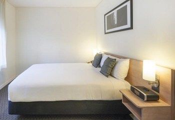 Ibis Melbourne Hotel And Apartments - Accommodation Main Beach 19