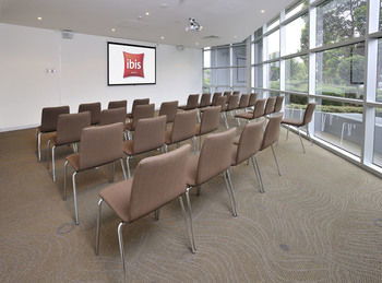Ibis Melbourne Glen Waverley - Accommodation Main Beach 9