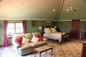 Storey Grange - Accommodation Main Beach 27