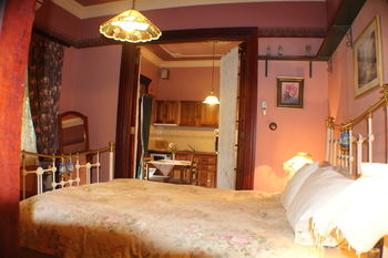 Storey Grange - Accommodation Main Beach 36