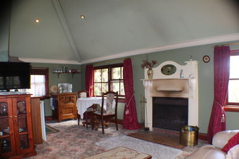 Storey Grange - Accommodation Main Beach 40