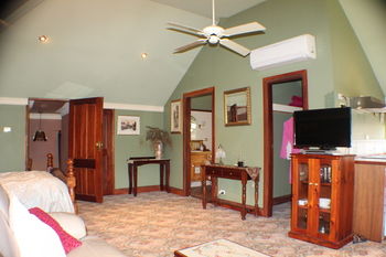 Storey Grange - Accommodation Main Beach 41