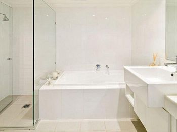 Wyndel Apartments - Encore - Accommodation Main Beach 3