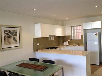 Wyndel Apartments - Encore - Accommodation Main Beach 5