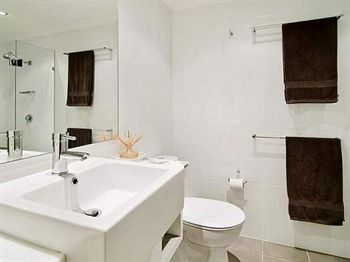Wyndel Apartments - Encore - Accommodation Main Beach 7