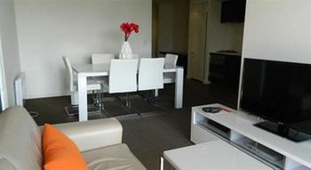 Tribeca Serviced Apartments Melbourne - Accommodation Main Beach 4