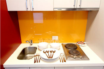 Alston Apartments Hotel - Accommodation Main Beach 4