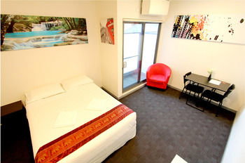 Alston Apartments Hotel - Accommodation Main Beach 9