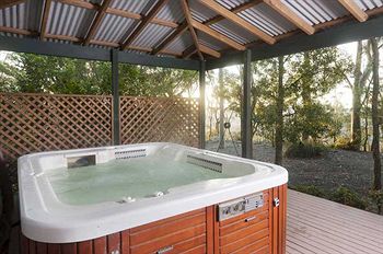Eagleview Resort - Accommodation Main Beach 4