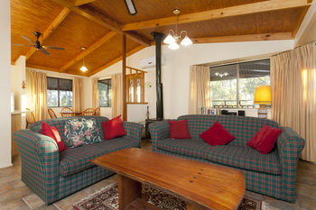 Eagleview Resort - Accommodation Main Beach 31