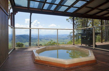 Eagleview Resort - Accommodation Main Beach 39