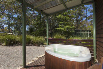 Eagleview Resort - Accommodation Main Beach 50