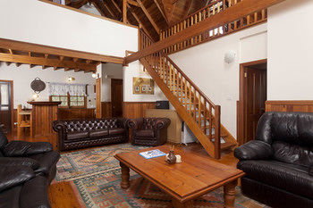Eagleview Resort - Accommodation Main Beach 54