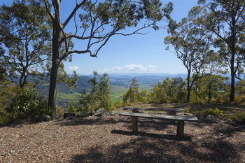 Eagleview Resort - Accommodation Main Beach 71