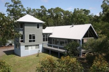 Eagleview Resort - Accommodation Main Beach 75
