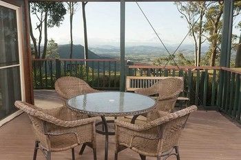 Eagleview Resort - Accommodation Main Beach 92