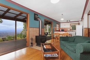 Eagleview Resort - Accommodation Main Beach 94