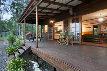 Eagleview Resort - Accommodation Main Beach 95