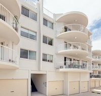 Bayviews amp Harbourview Holiday Apartments - Accommodation Main Beach