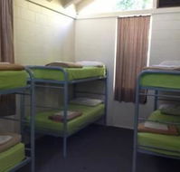 Noosa Backpackers Resort - Hostel - Accommodation Main Beach