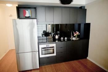 Newtown Mews - Accommodation Main Beach 0