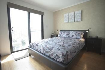 Newtown Mews - Accommodation Main Beach 1