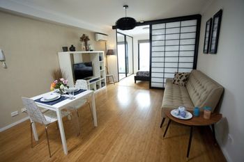 Newtown Mews - Accommodation Main Beach 4