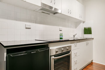 Newtown Mews - Accommodation Main Beach 12