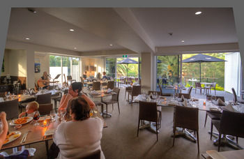 Remington Motor Inn - Accommodation Main Beach 40