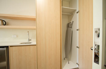 Remington Motor Inn - Accommodation Main Beach 65