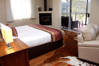 Yabbaloumba Retreat - Accommodation Main Beach 4