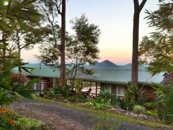 Uluramaya Retreat Cabins - Accommodation Main Beach 1