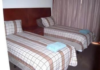 Central Serviced Apartments - Accommodation Main Beach 8