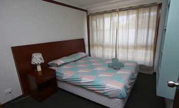 Central Serviced Apartments - Accommodation Main Beach 11