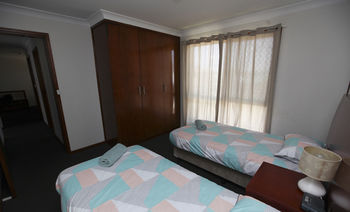 Central Serviced Apartments - Accommodation Main Beach 12