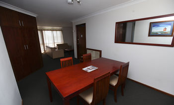 Central Serviced Apartments - Accommodation Main Beach 18