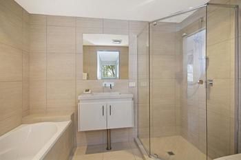 Andari - Accommodation Main Beach 9