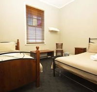 Pedenaposs Hotel - Accommodation Main Beach