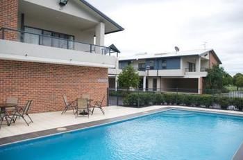 Hawkesbury Race Club Motel - Accommodation Main Beach 10