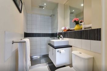 Anchor On Collins - Accommodation Main Beach 4