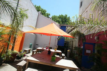 Zing Backpackers - Accommodation Main Beach 1