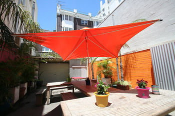 Zing Backpackers - Accommodation Main Beach 8