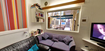 Zing Backpackers - Accommodation Main Beach 15