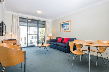 The Brighton Apartments - Accommodation Main Beach 12