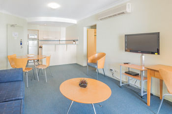 The Brighton Apartments - Accommodation Main Beach 14