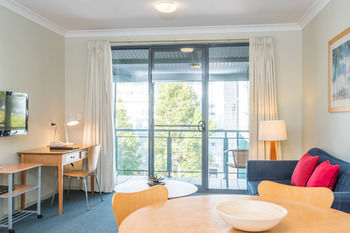 The Brighton Apartments - Accommodation Main Beach 17