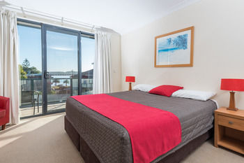 The Brighton Apartments - Accommodation Main Beach 19